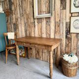 Table with turned legs in solid oak (renovated)