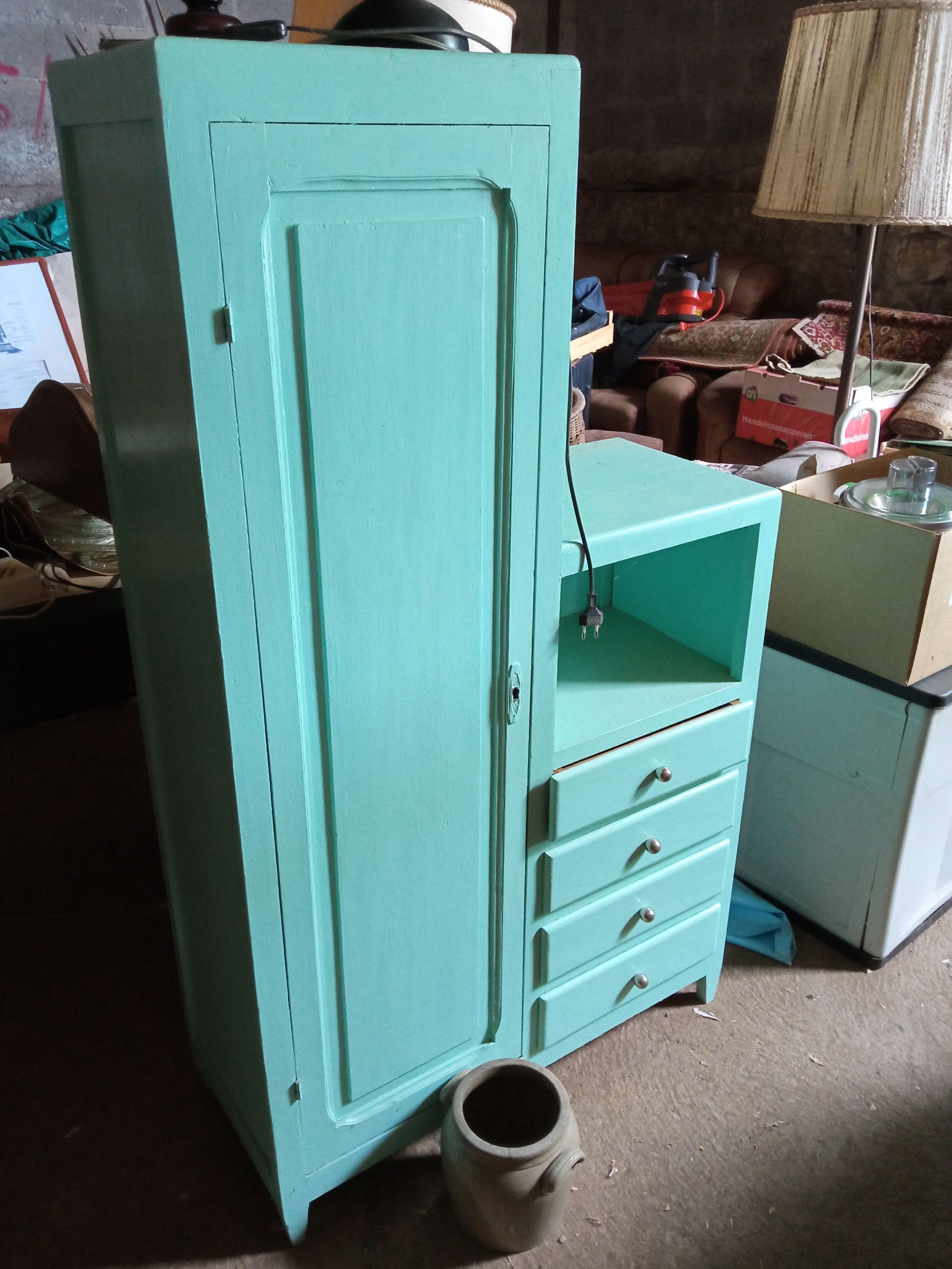 chest of drawer asymmetrical wardrobe year 20-30 art deco