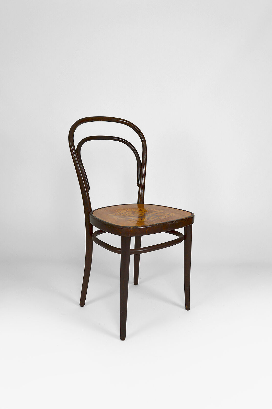 Set of 4 Thonet chairs in curved wood with decorated seats