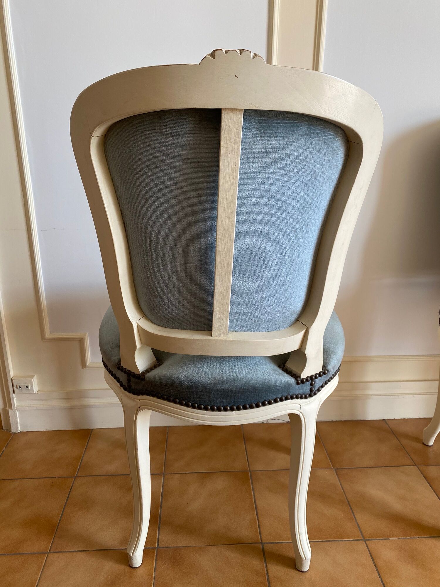 6 Louis XV style medallion chairs lacquered with ivory and blue velvet