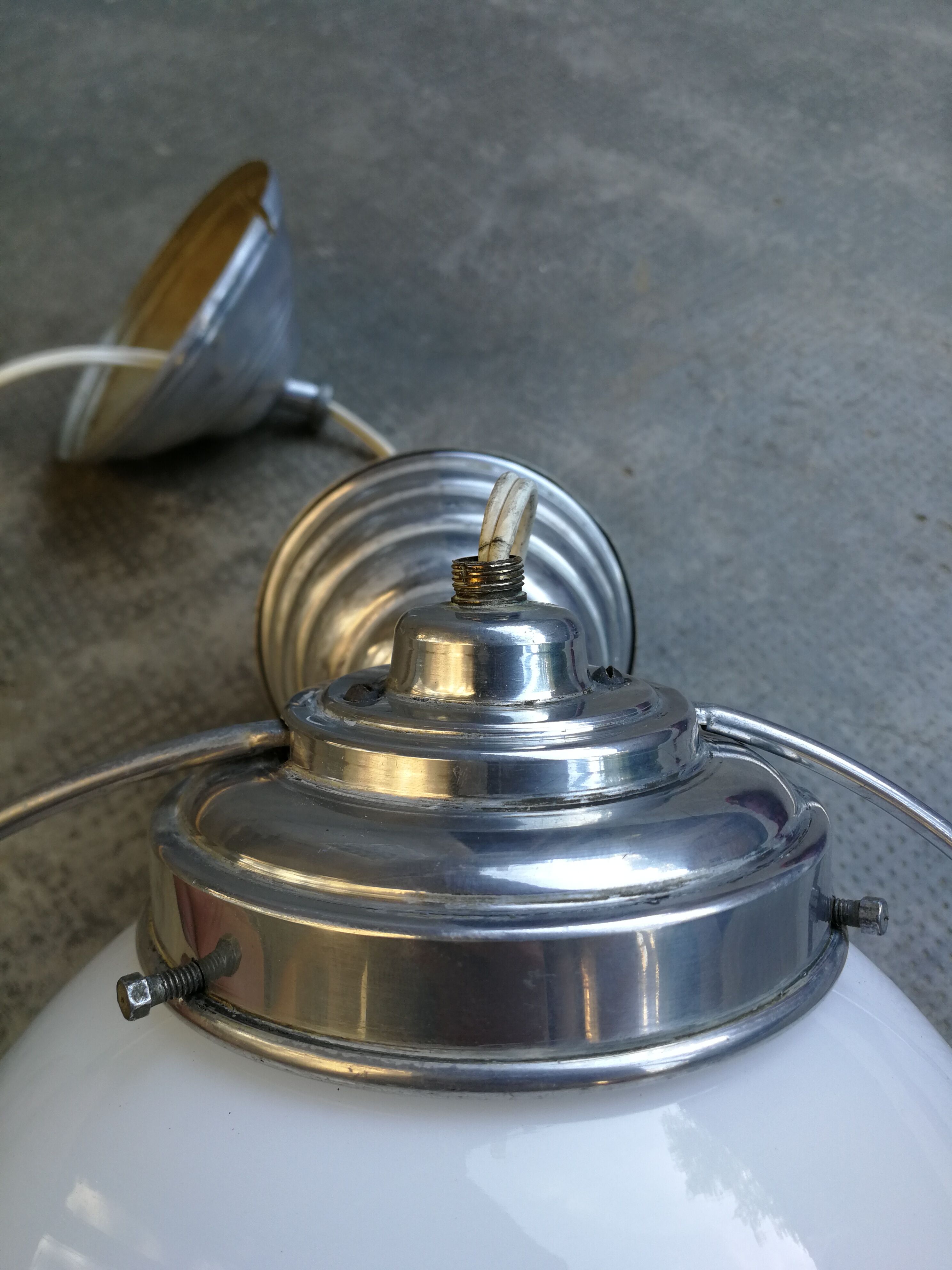 Opaline light hanging lamp with pulley