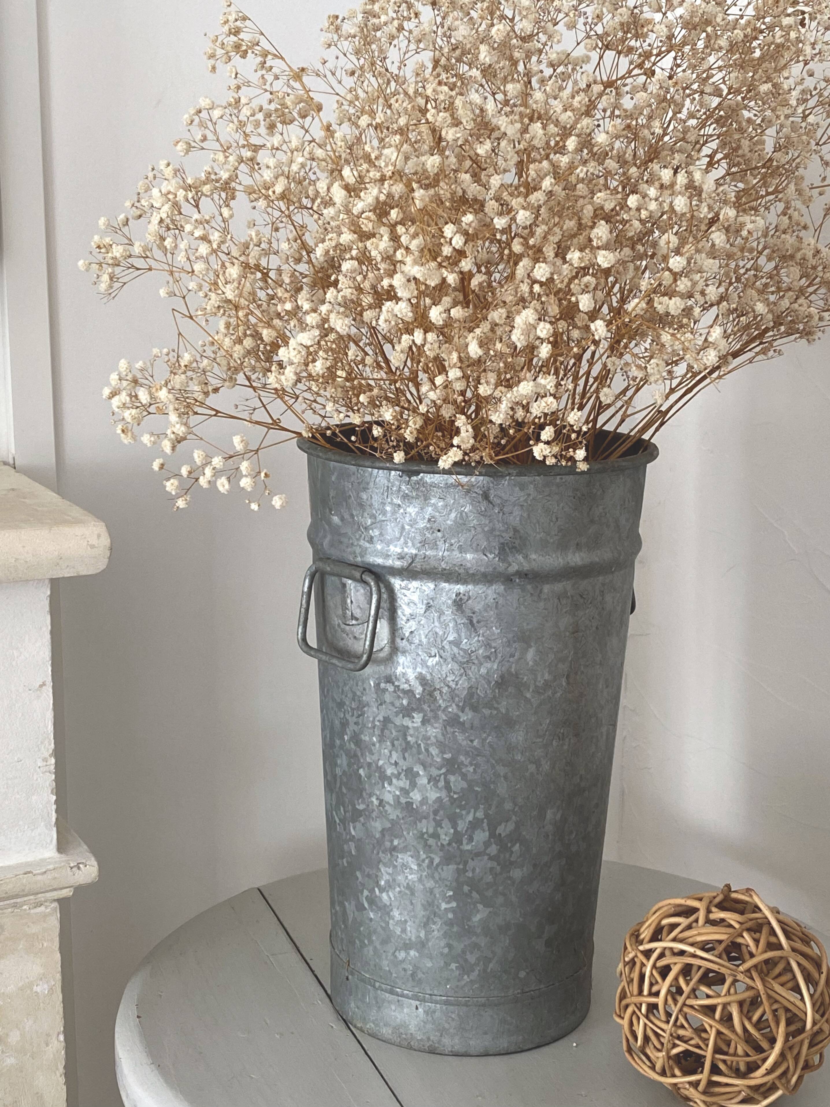 Vase de fleuriste en zinc
