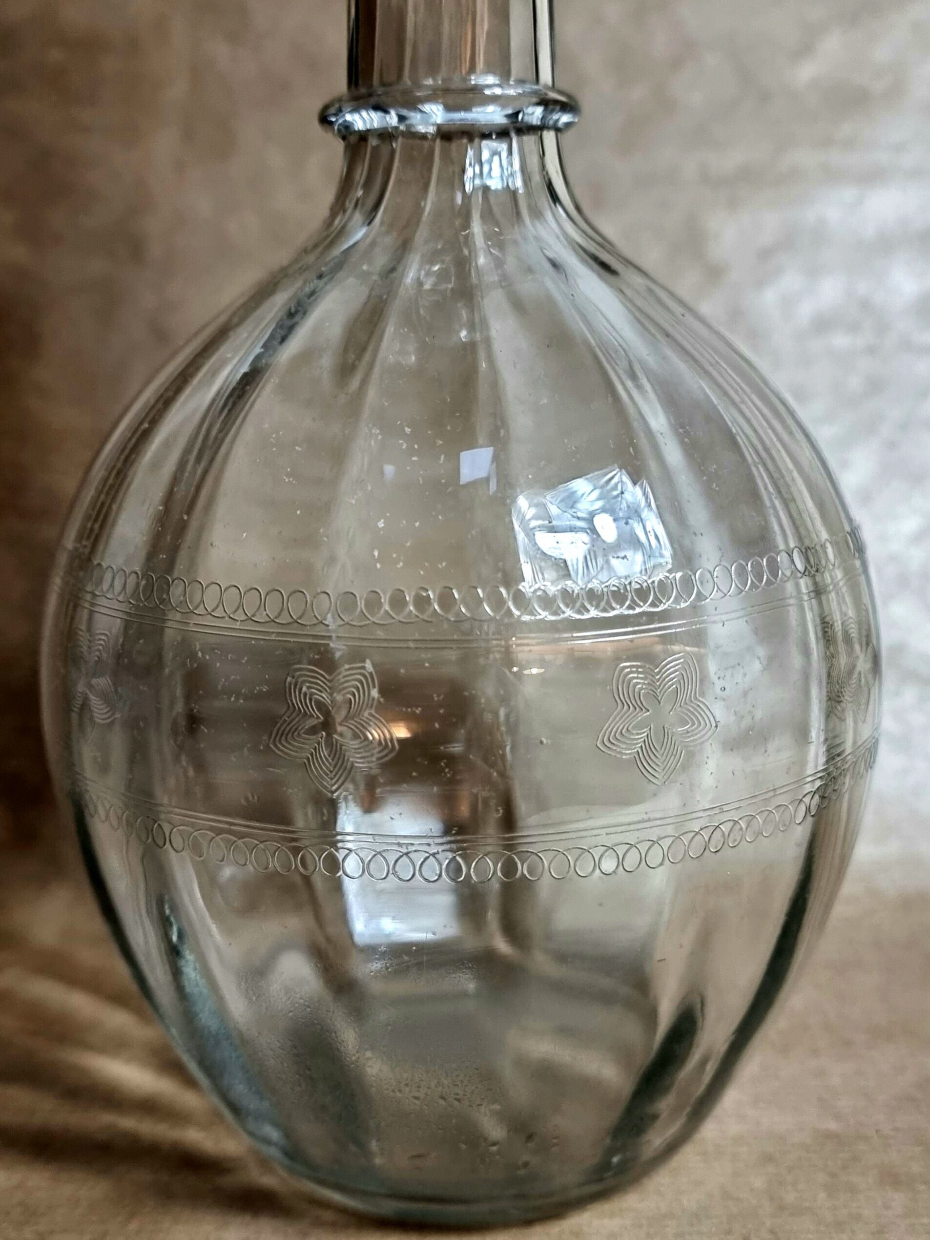 Lorraine crystal wine decanter with decoration