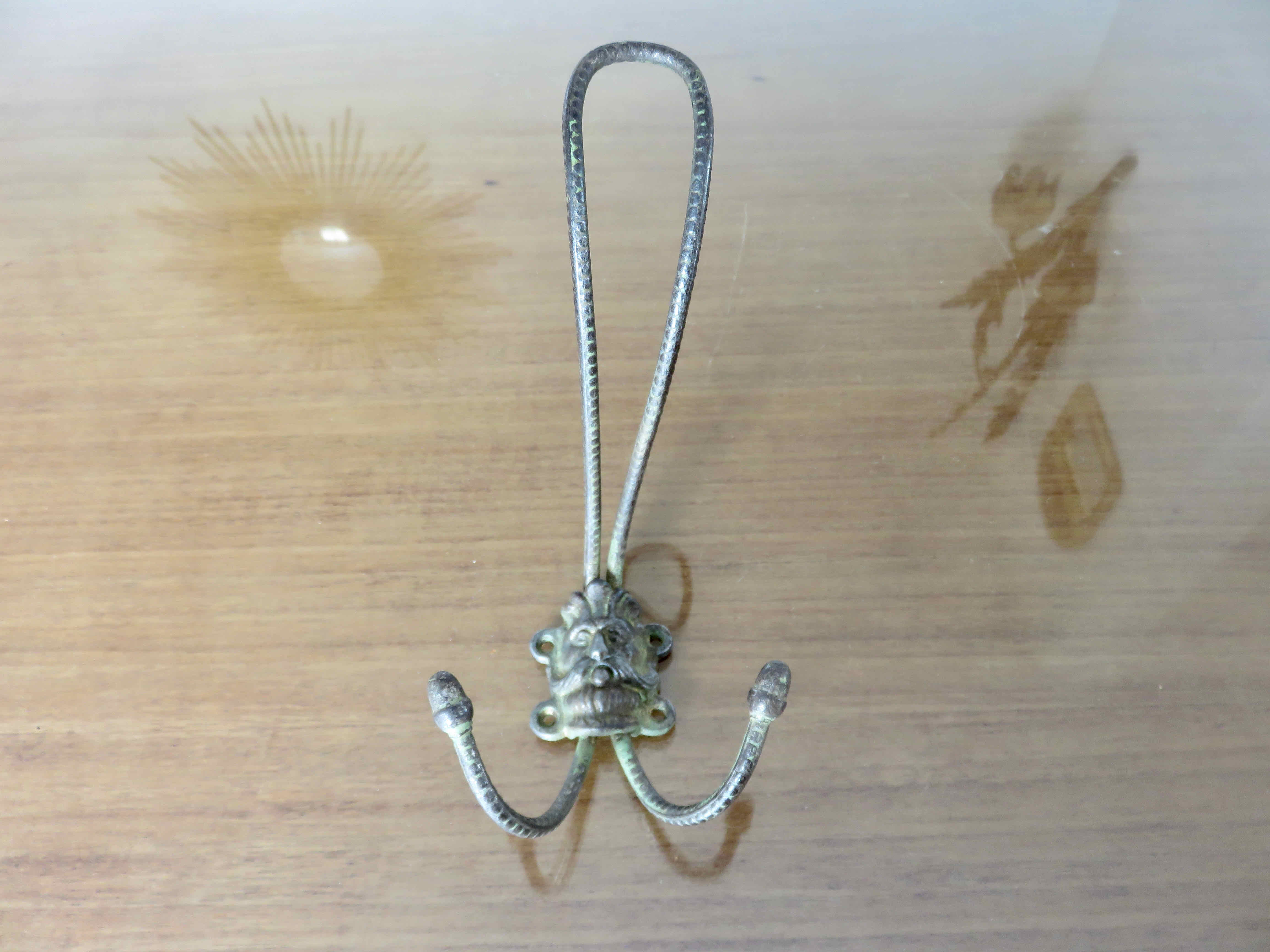 Série de 3 anciennes patères, porte manteau, fin XIX ème, début XX ème