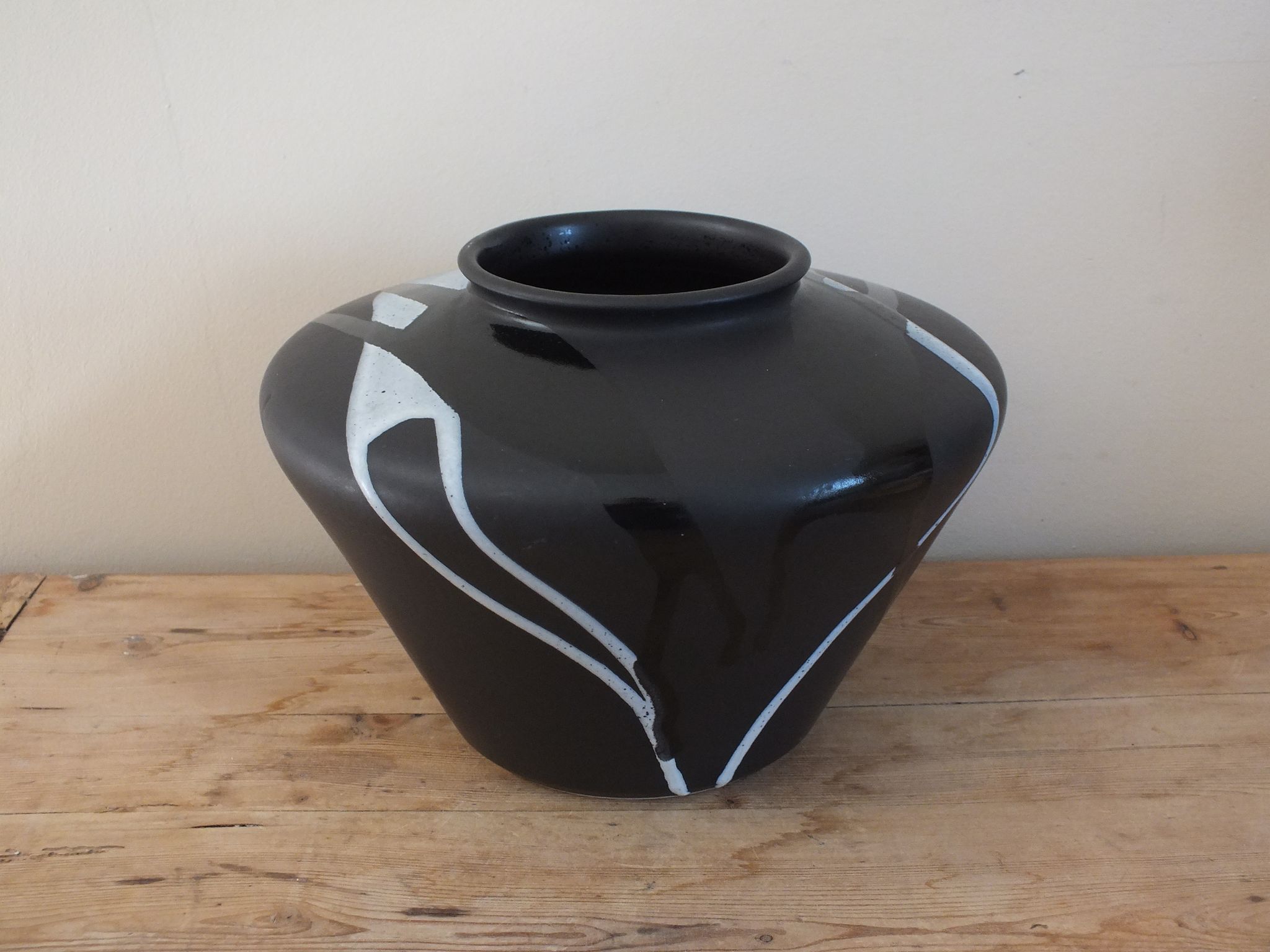 Vintage vase graphic black West Germany
