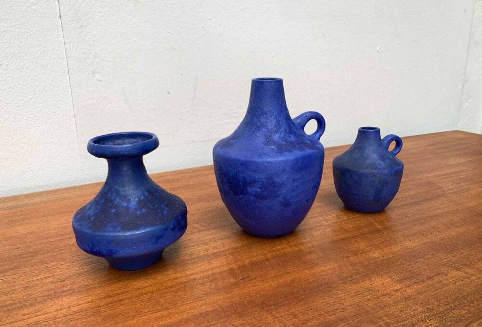 Mid-century German minimalist cobalt blue vases by Hartwig Heyne Pottery, 1960s, set of 3.