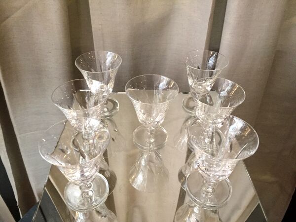 Suite de 7 verres a vin cuit ou porto en cristal St Louis modele jersey