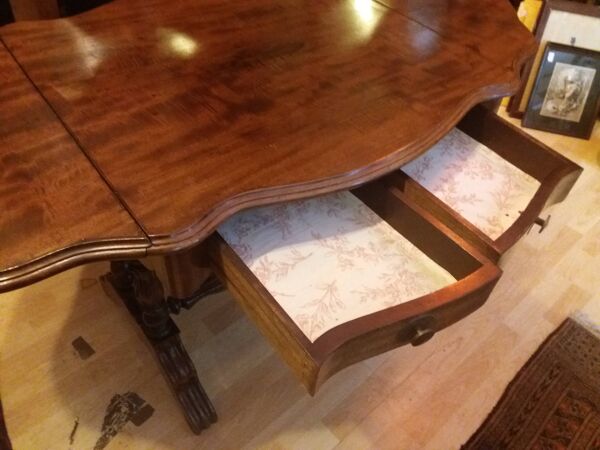 Table d'appoint à volets Philipparde en acajou de Cuba vers 1850