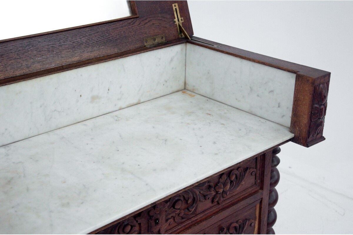 Commode - coiffeuse, France, vers 1880.