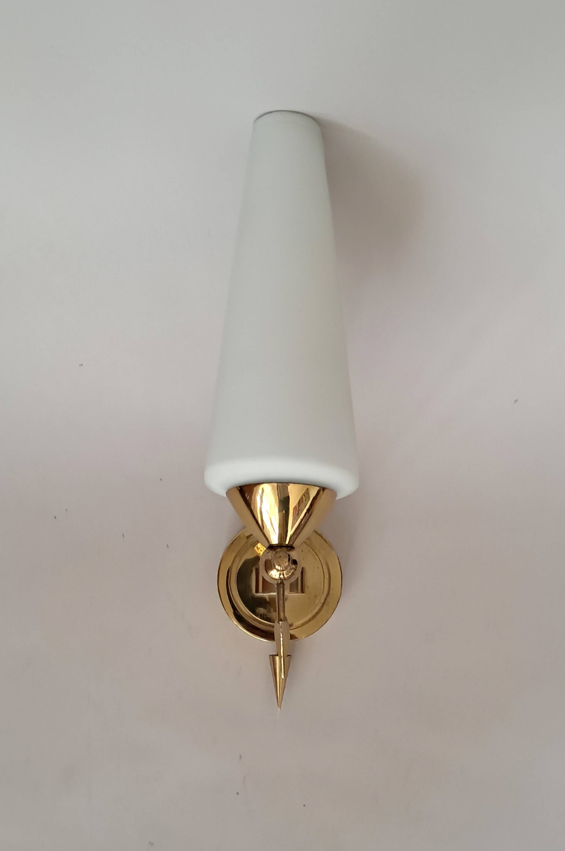 Wall lamp in gilded brass and white opaline, 1960.