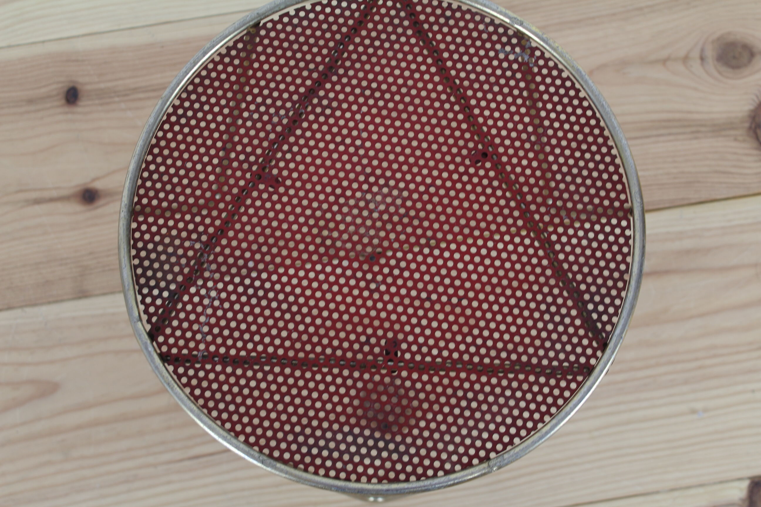 Door harness plant metal perforated red and gold