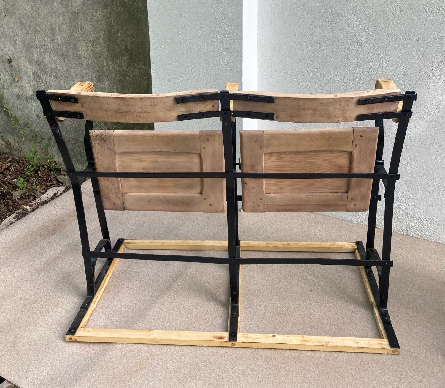 Two-seater folding theatre bench