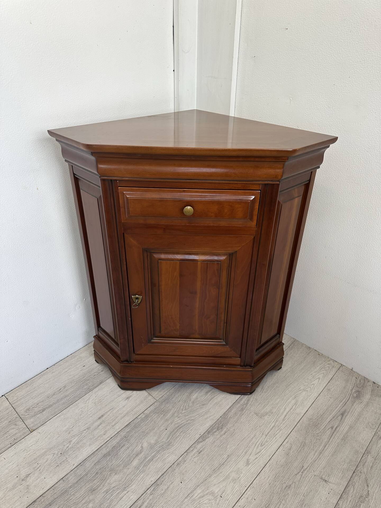French vintage corner cabinet in solid wood by Ernest Ménard.