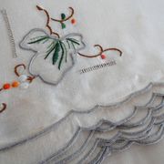 Tablecloth and 12 linen towels embroidery fine colorful flowers 255 x 170 - Old