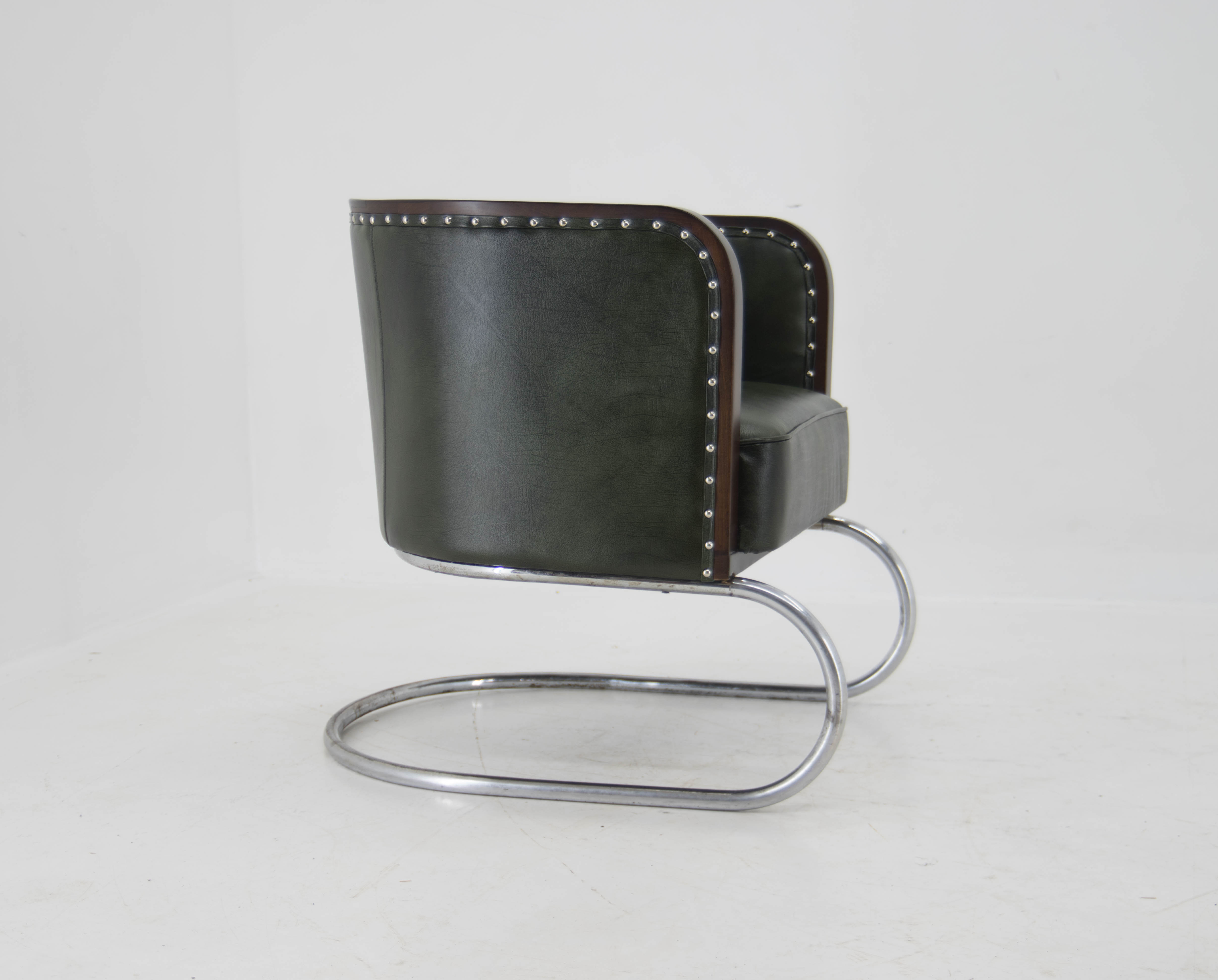 Bauhaus Tubular Armchair in Green Leather,  1930s, Restored