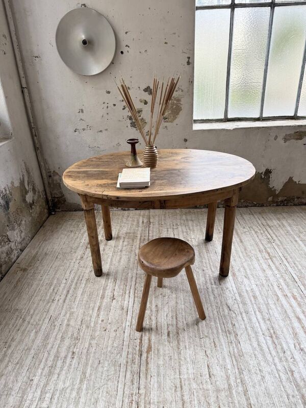 Table de ferme ovale en noyer