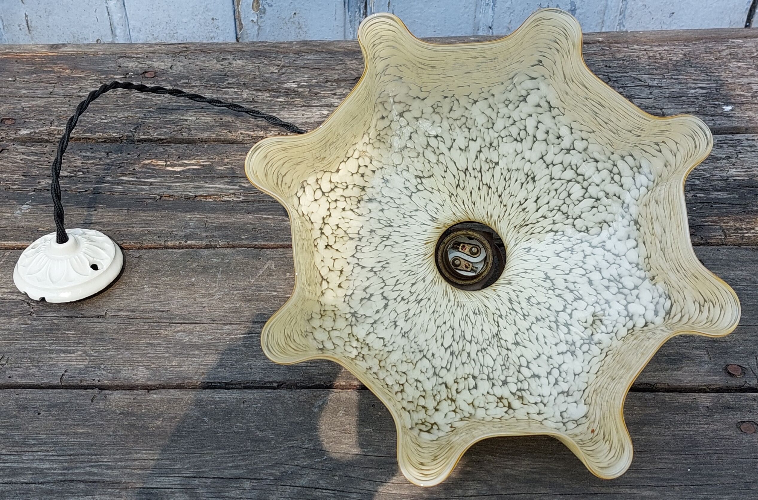 Yellow clichy glass suspension