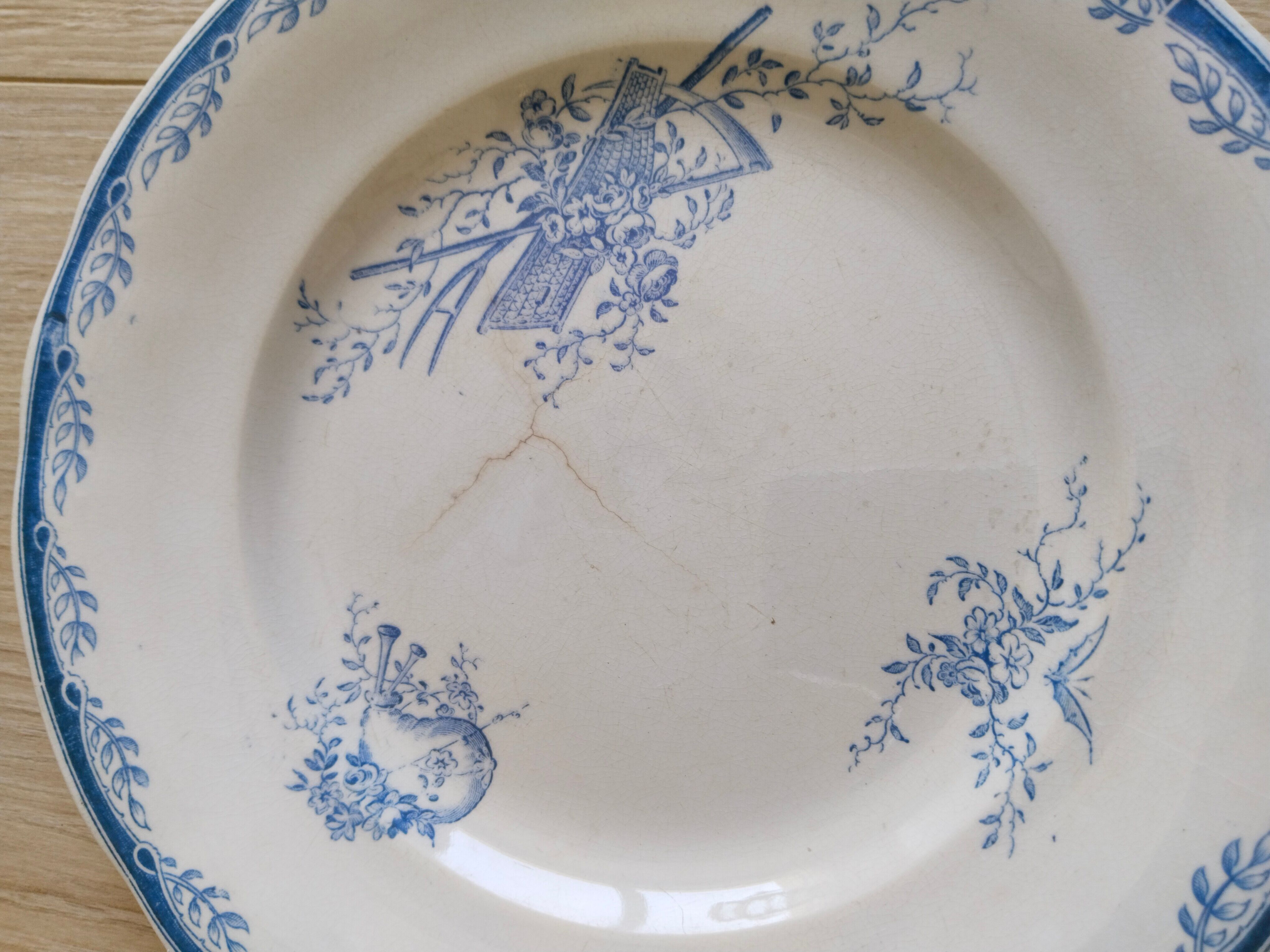 Earthenware dinner plates from Sarreguemines, Watteau, U & C, 1950s