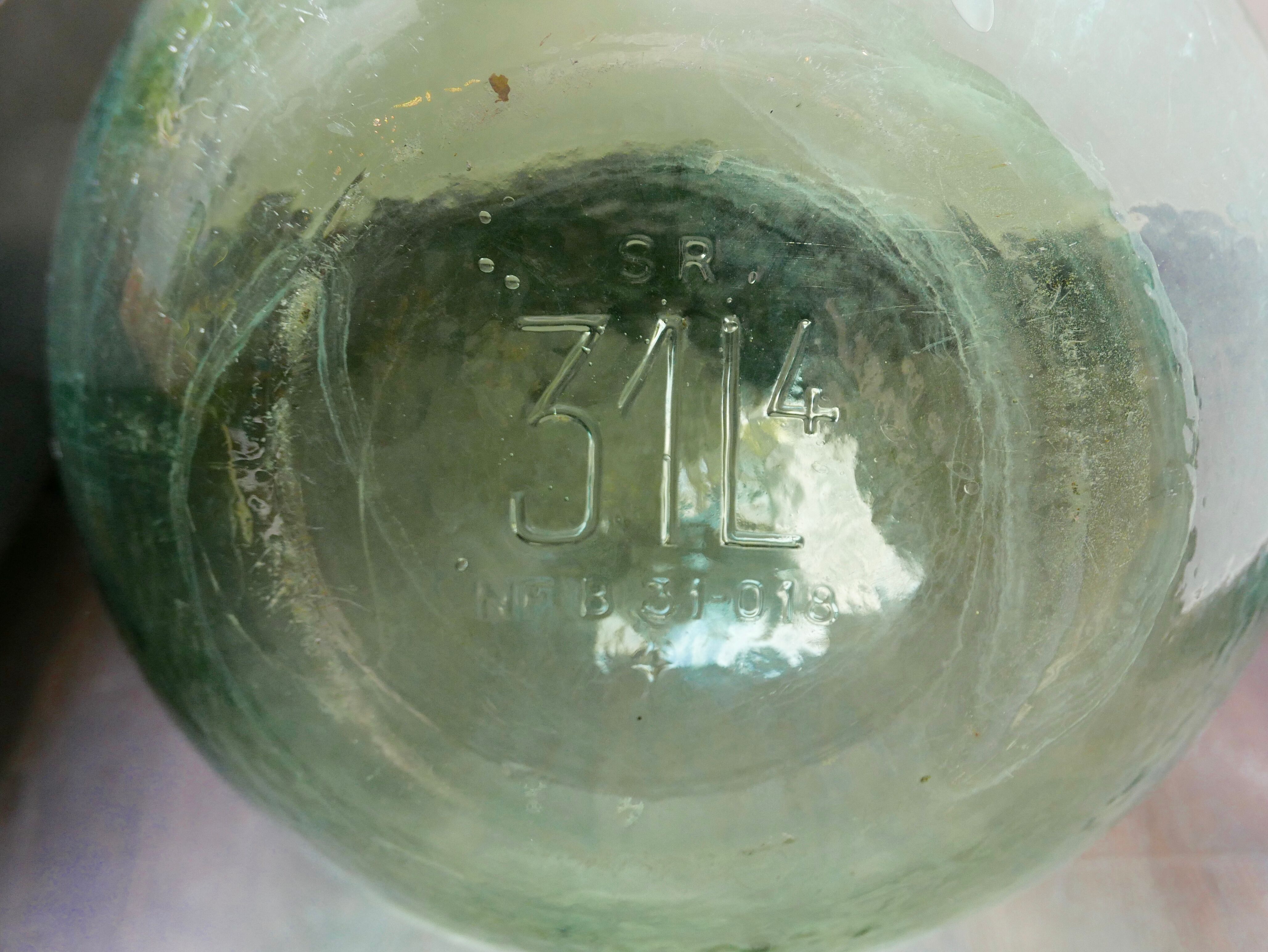 Demijohn 31 l 1/4 green blown glass