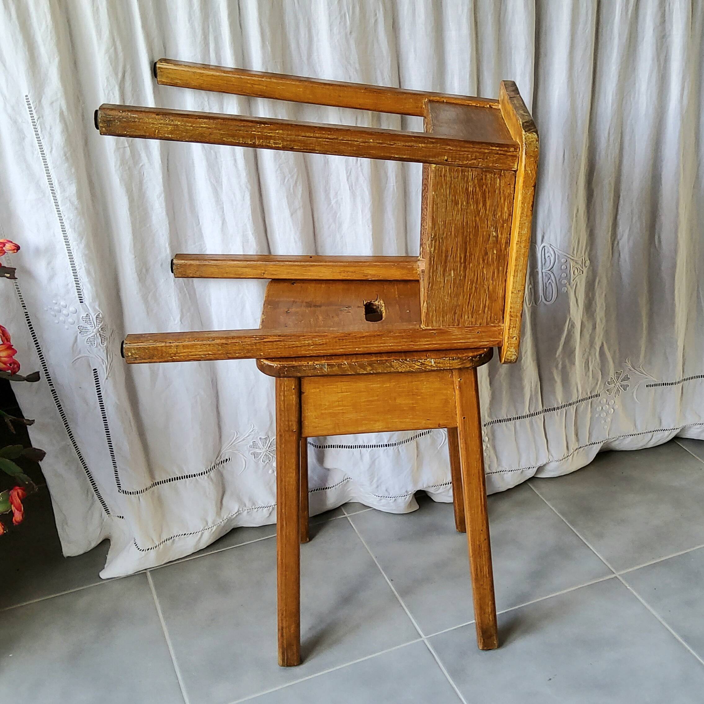 Paire de tabourets de ferme anciens