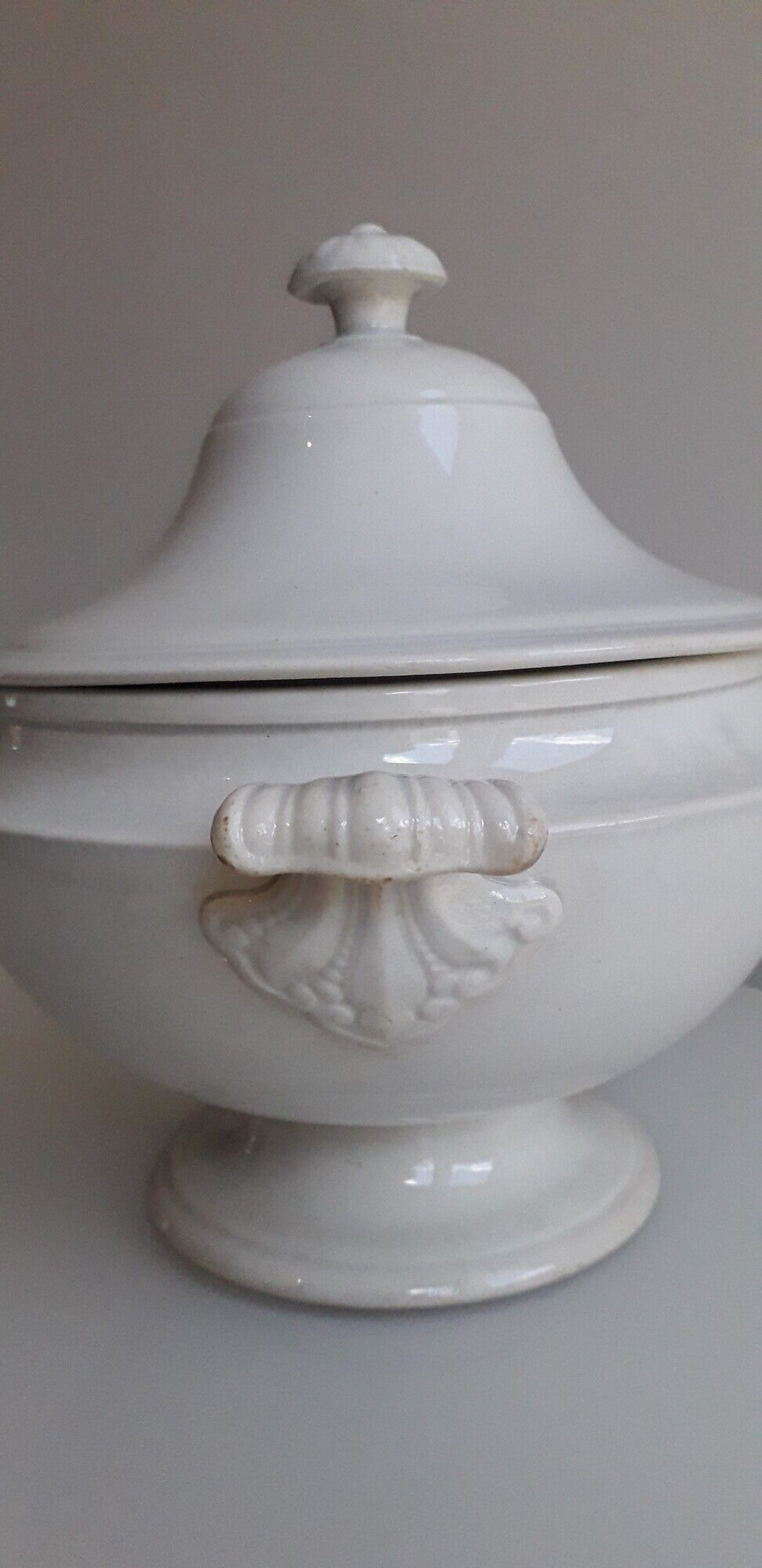White porcelain soup bowl from Creil & Montereau - xixth century