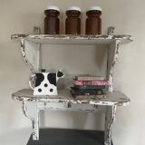 Country chic kitchen shelf