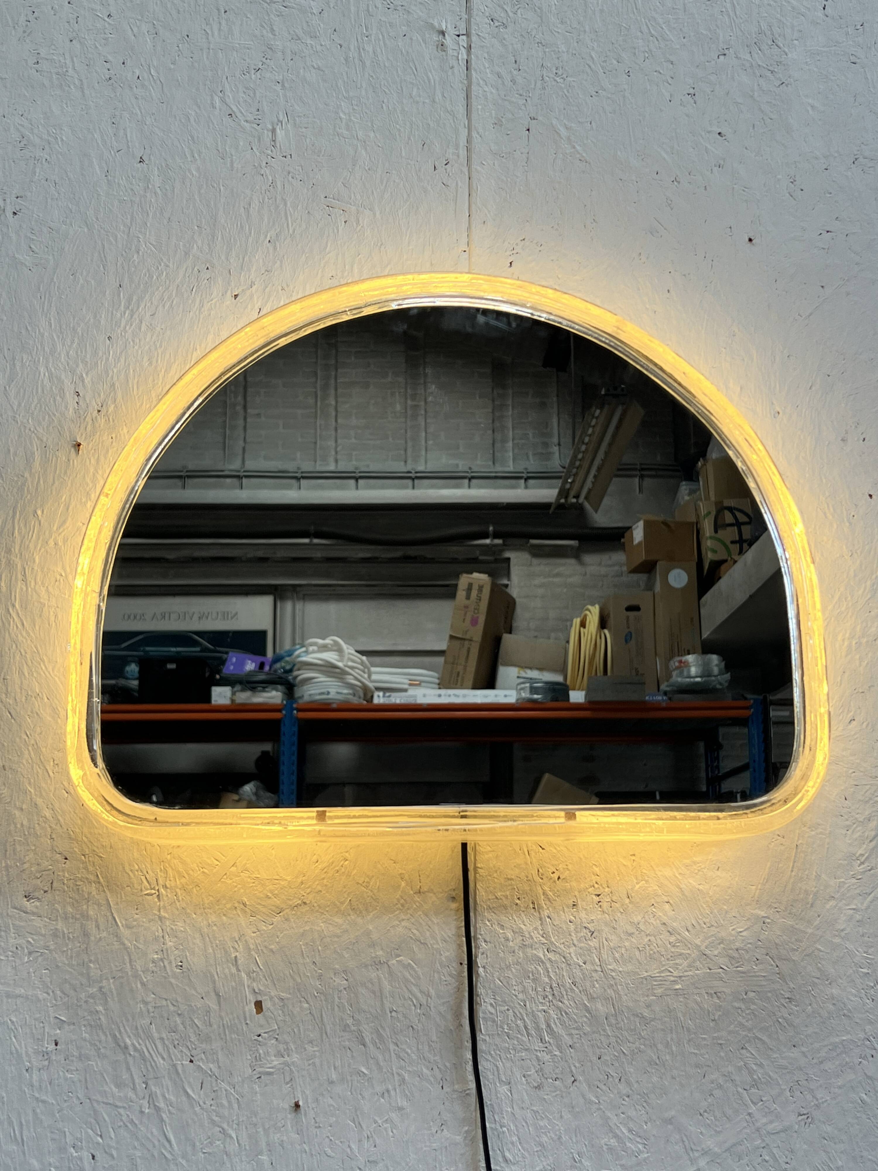 Miroir Hillebrand vintage demi-rond avec éclairage