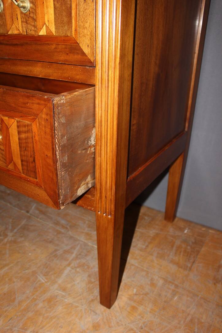 Louis XVI style chest of drawers in walnut and 19th century marquetry