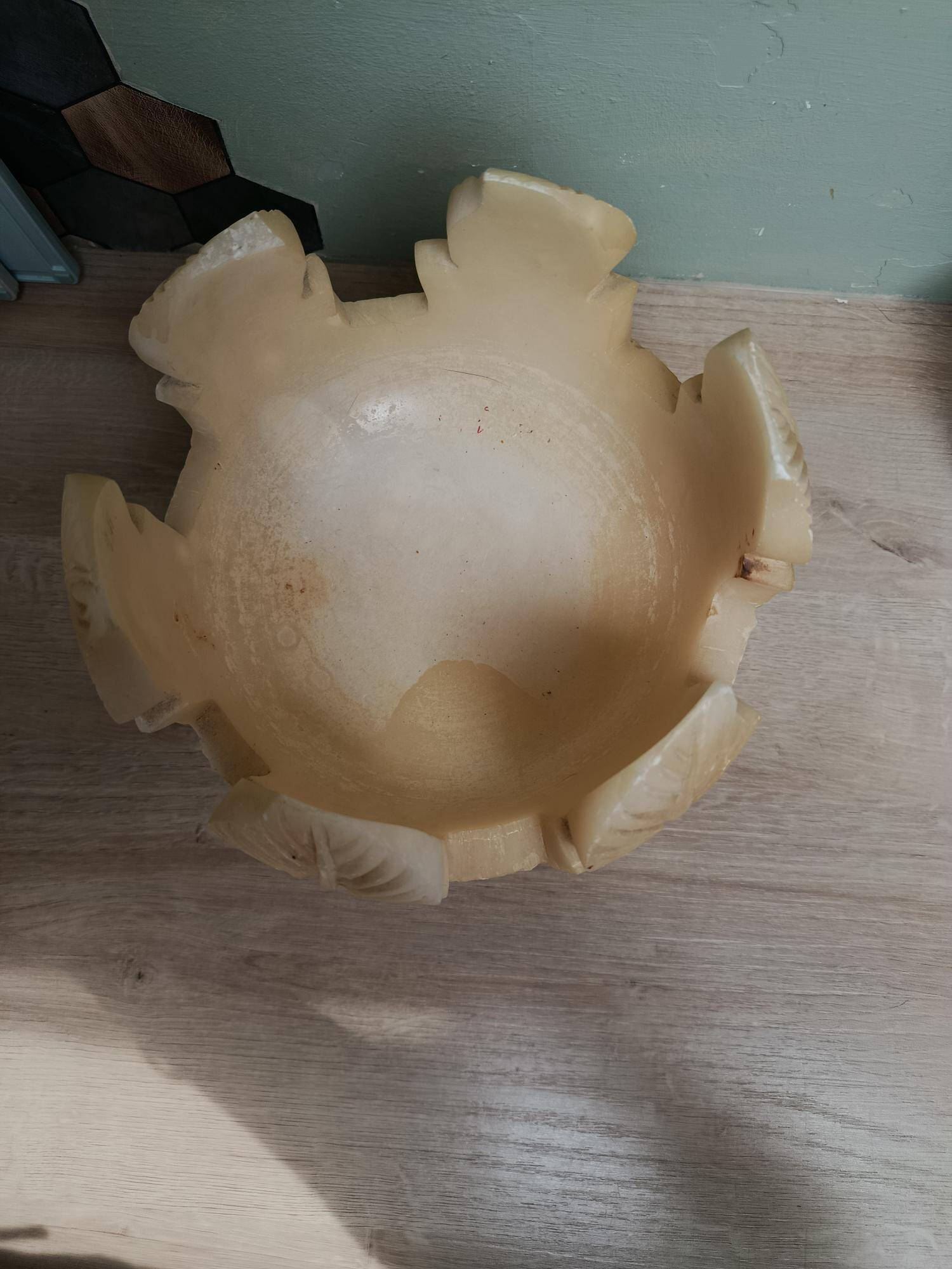 Coupe centre de table en albâtre sculpté Sarreal