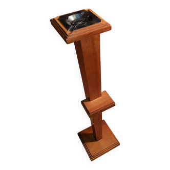 Free-standing ashtray