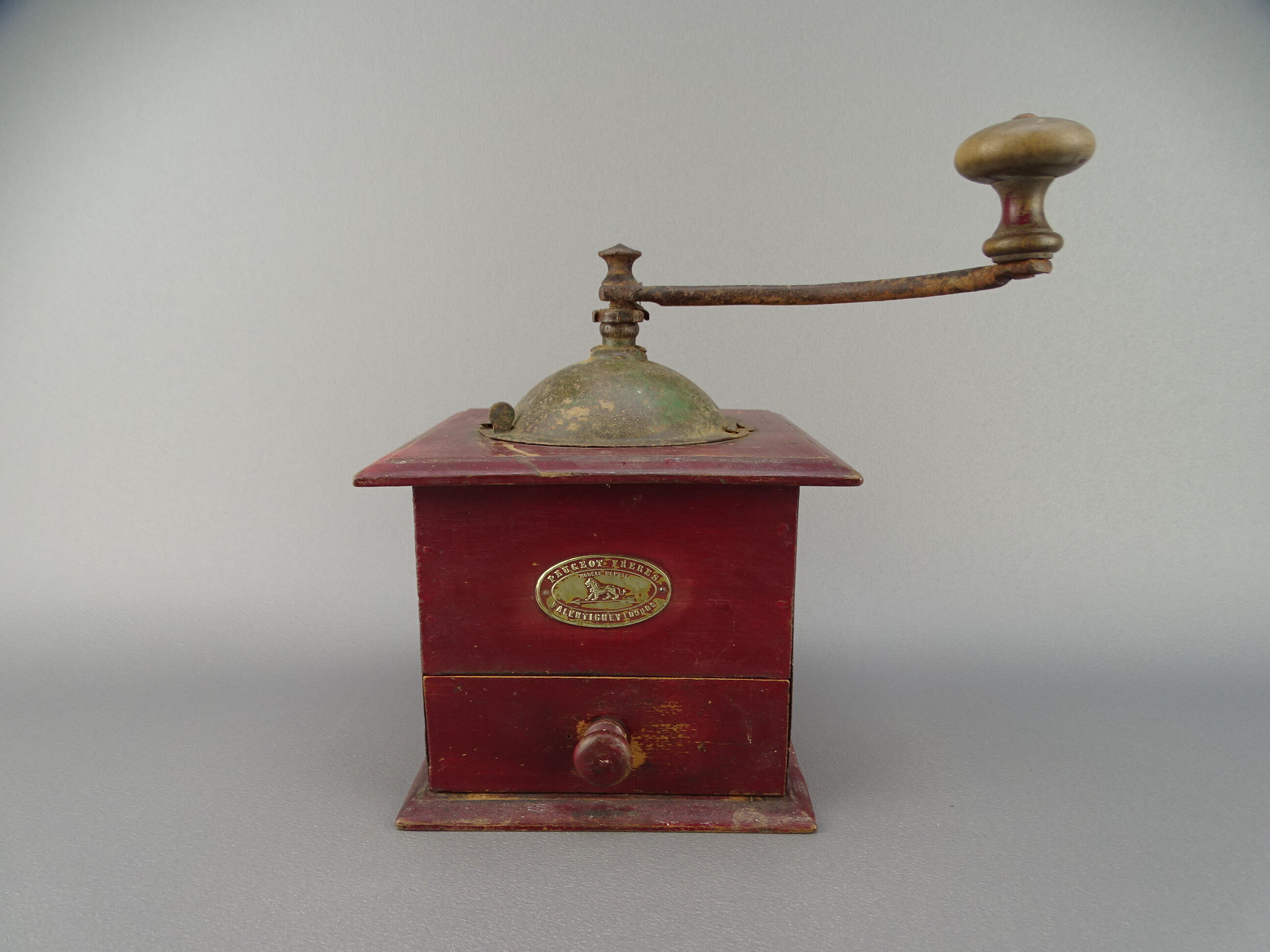 Former Peugeot Frères coffee grinder