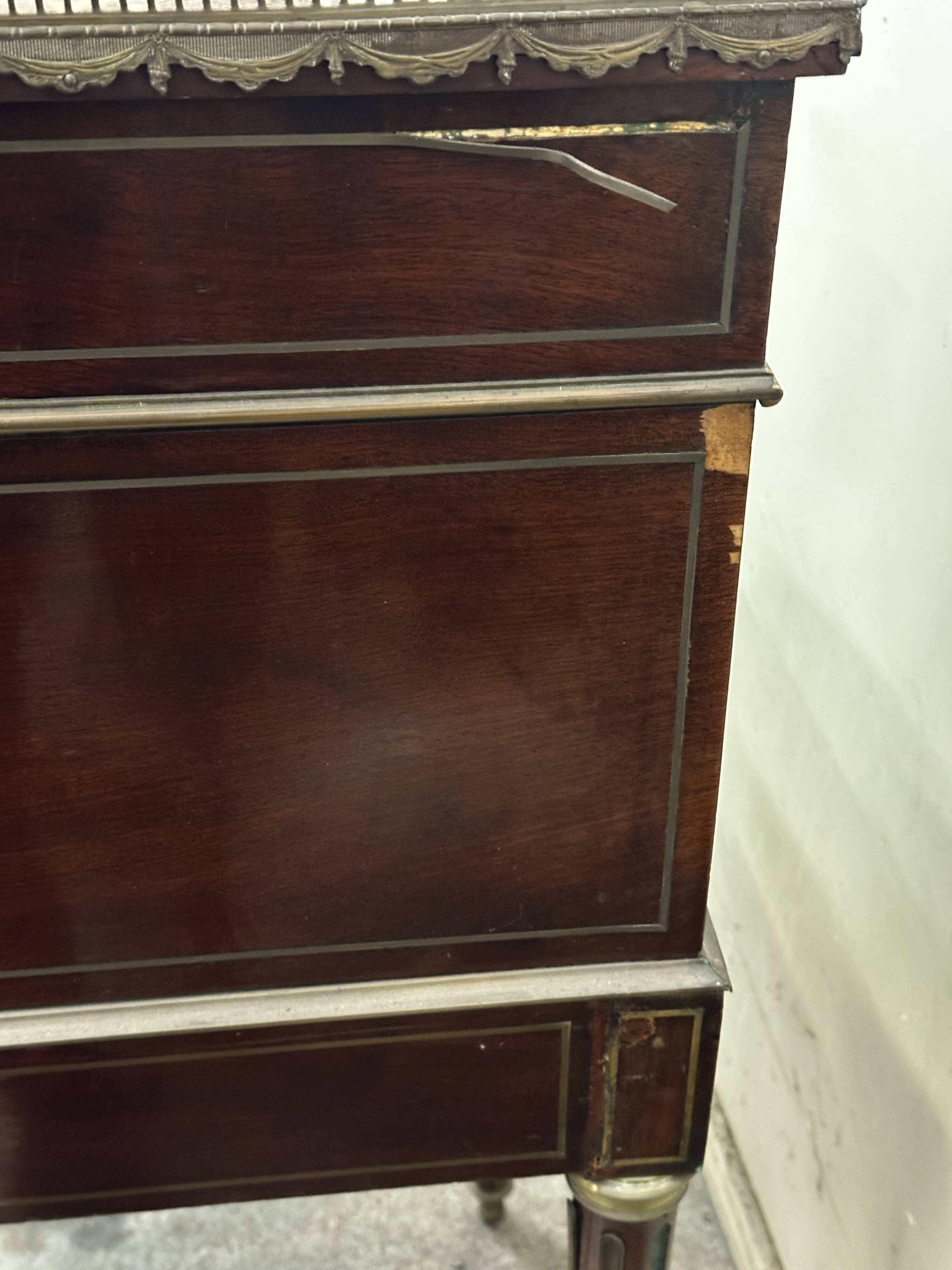 Secretary - Bonheur du Jour with pearly Louis XVI style system
