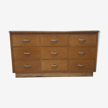 Counter with 9 drawers