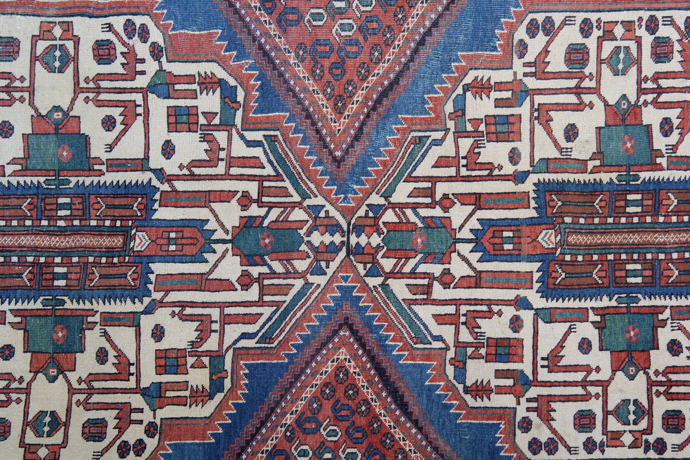 Handwoven wool antique persian area rug 124x250cm