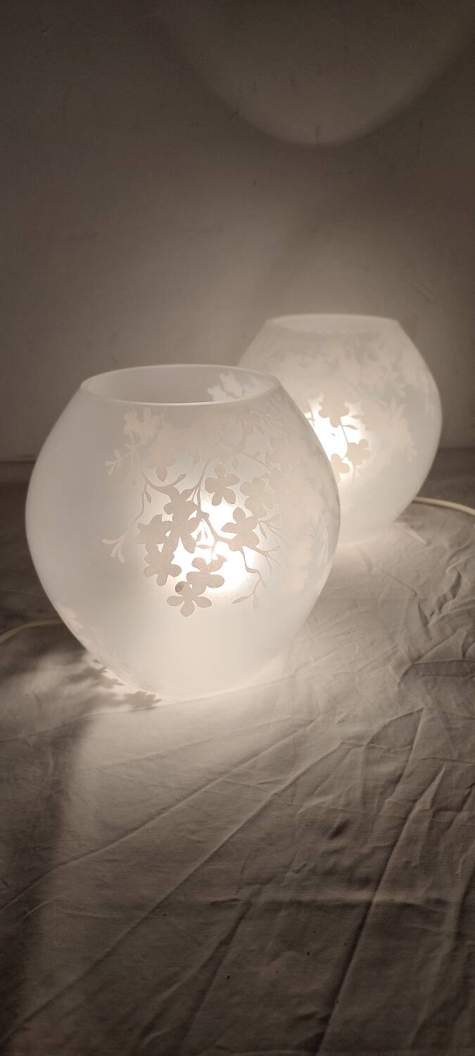 Par de lámparas de cristal. España, 1990s.