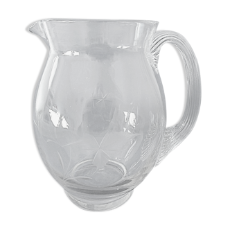 Engraved crystalline pitcher with crazy decoration