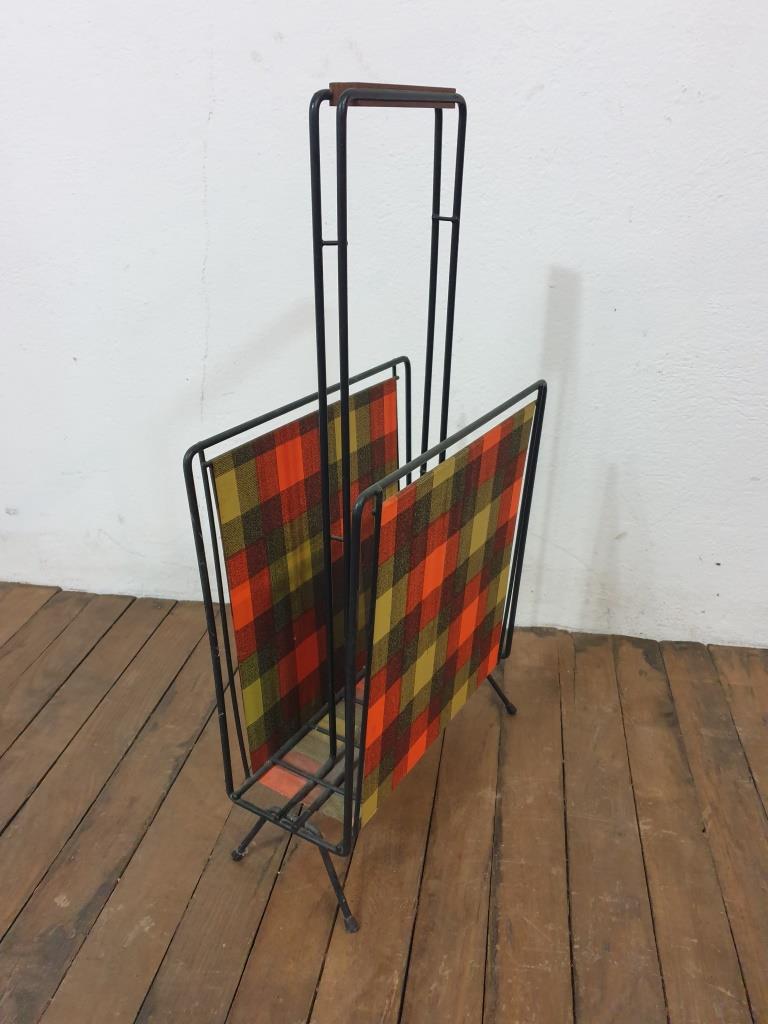 Scandinavian magazine holder