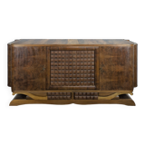 Brutalist enfilade with diamond points