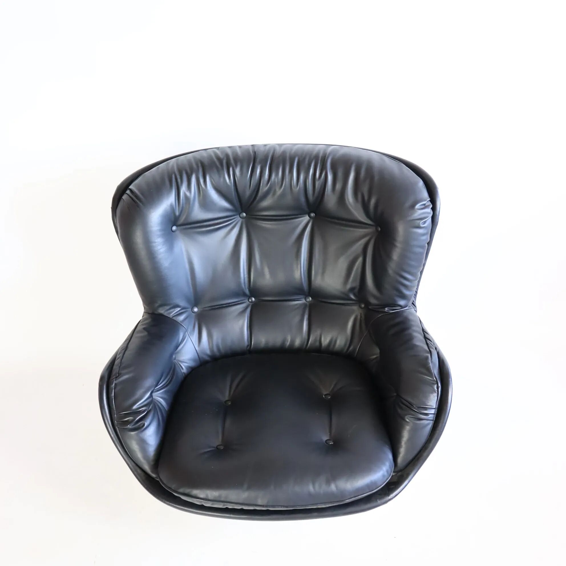 "Karaté" armchair by Michel Cadestin