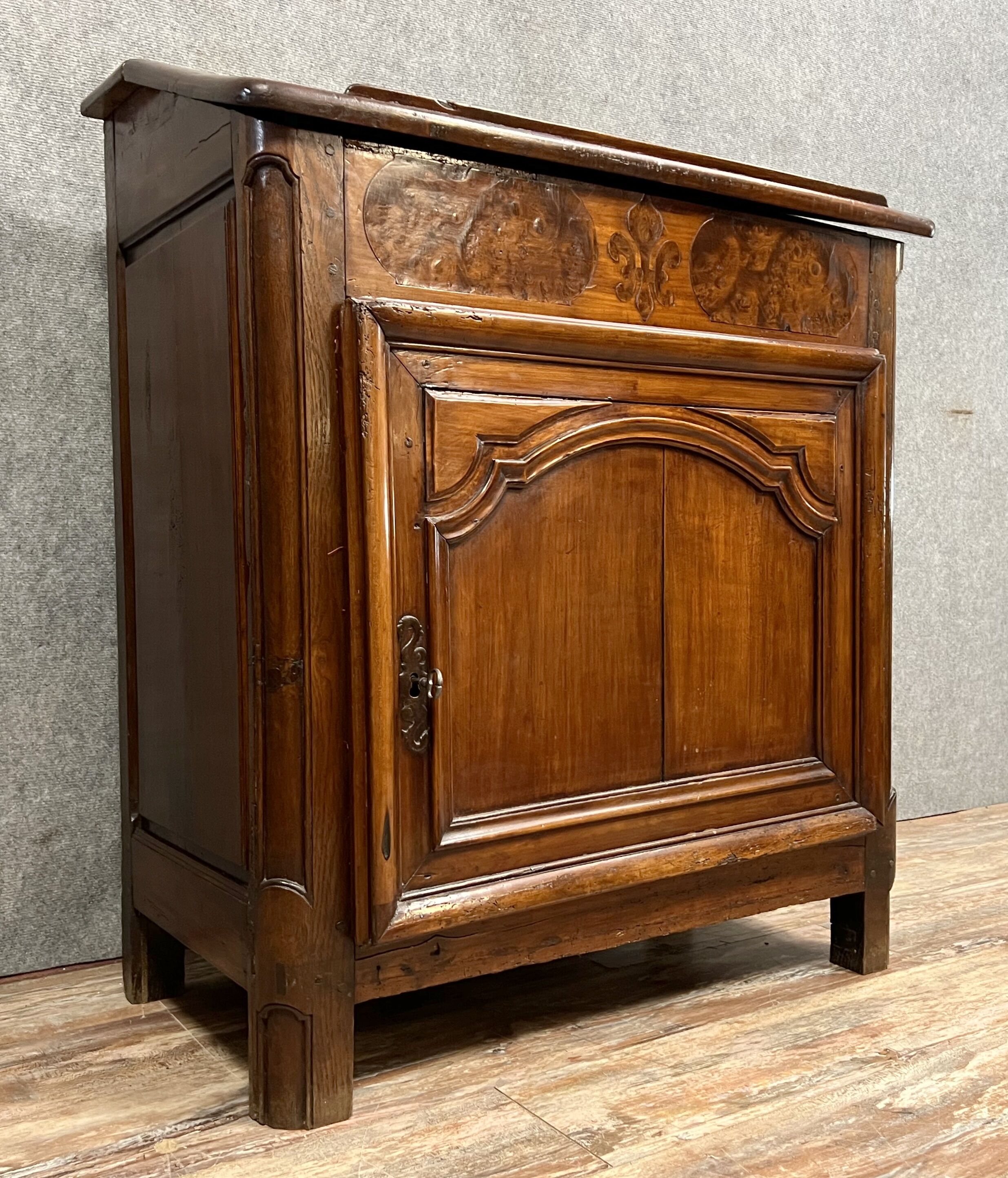 Oratory louis xiv era marquetry on walnut circa 1700