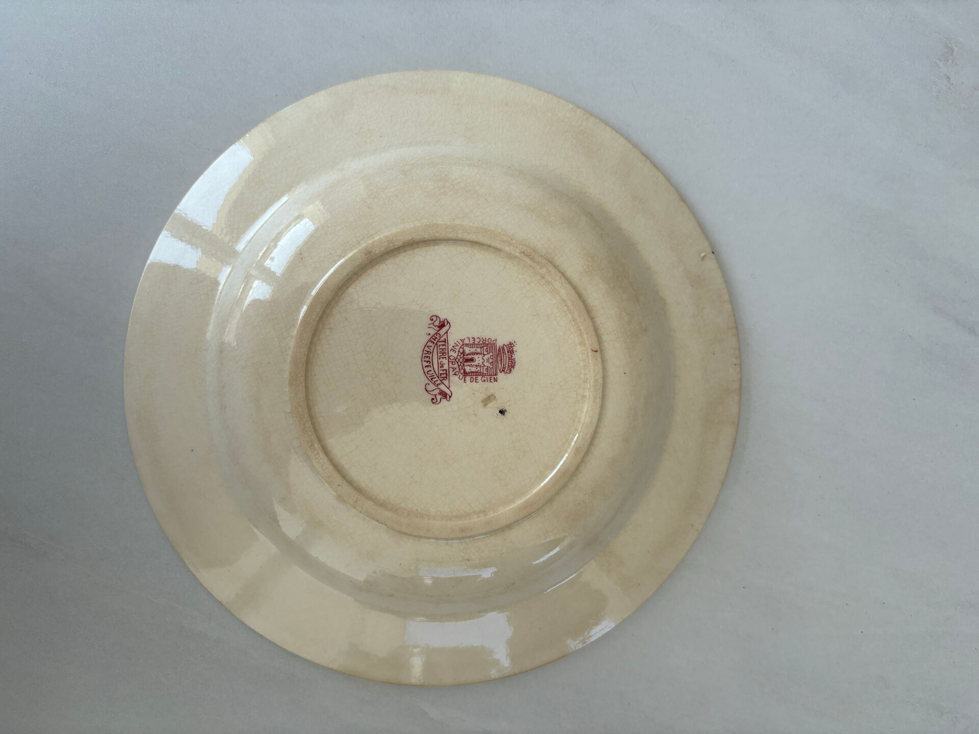 Hollow plate red ironstone honeysuckle pattern from Gien pottery