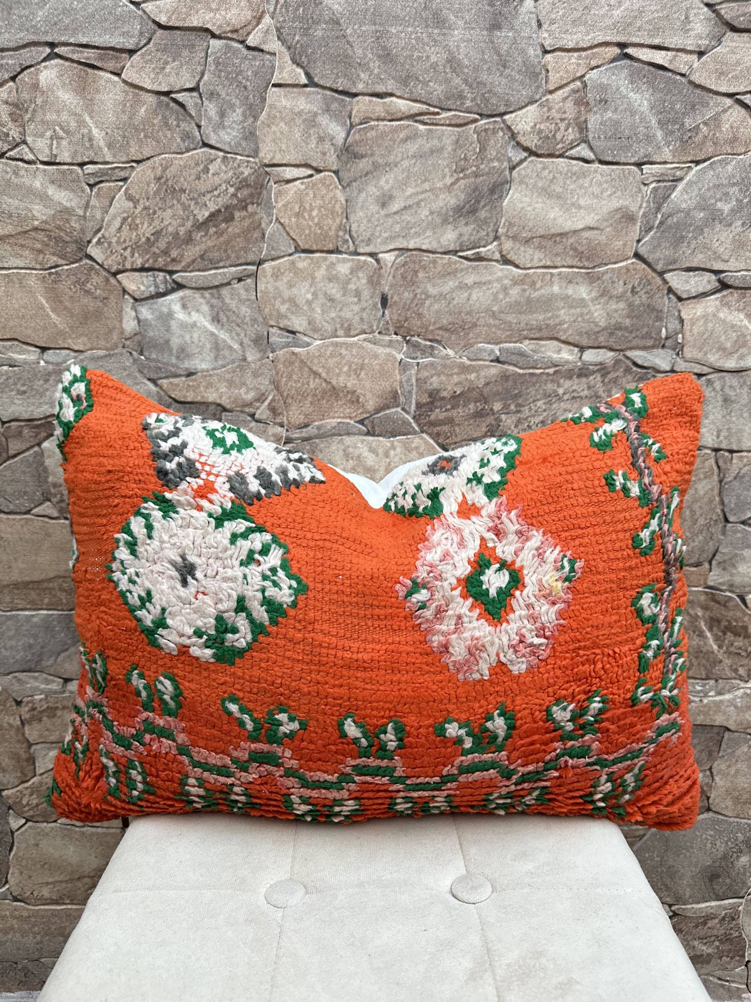 Vintage Berber Kilim cushion cover: Moroccan wool cushion