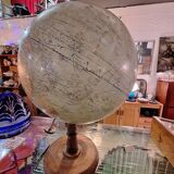 Globe terrestre (1 mm = 20 km)