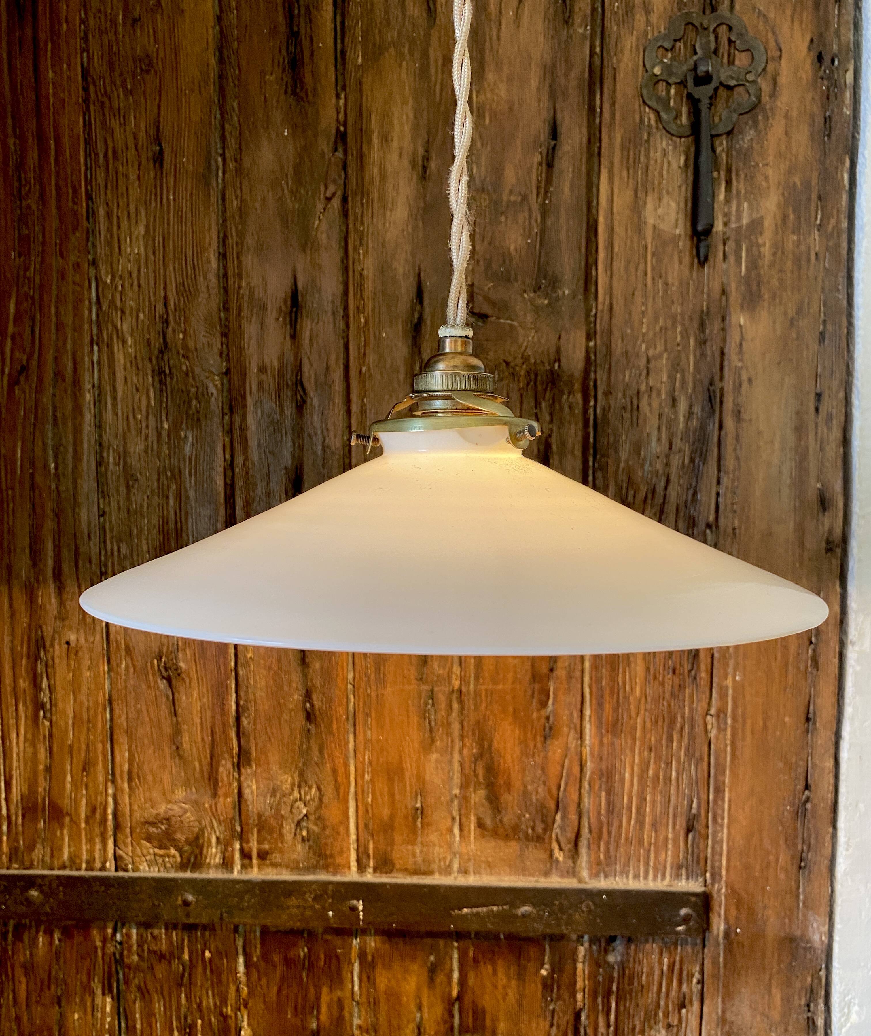 Suspension en opaline