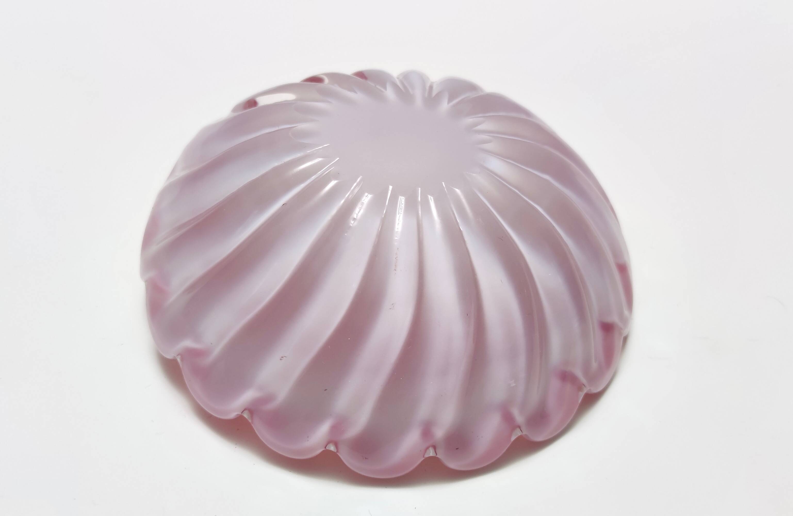 Vide poche, cendrier en opaline rose et verre Lattimo par Fratelli Toso, Italie