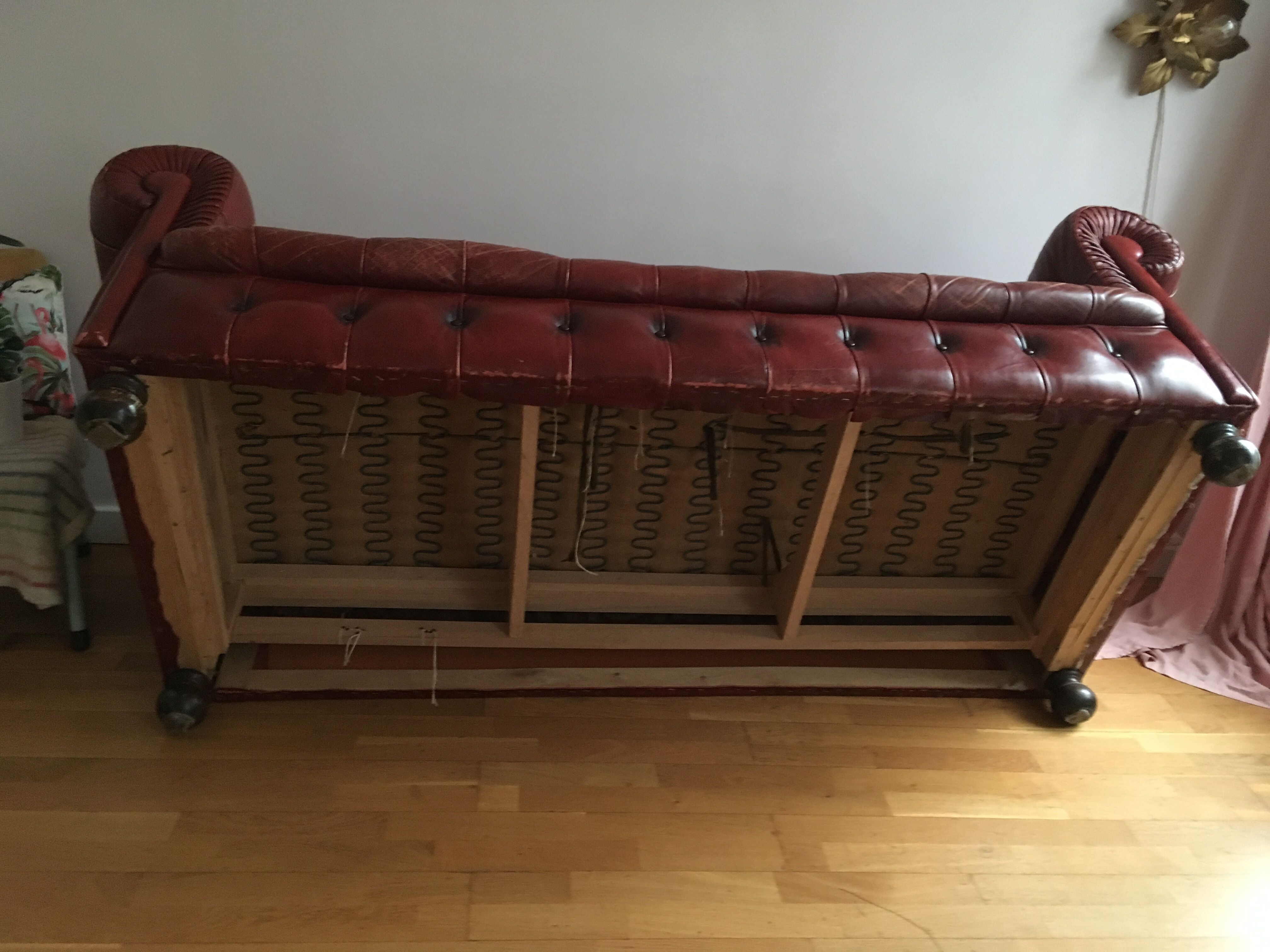 Sofa chesterfield 2-3 places leather bordeaux