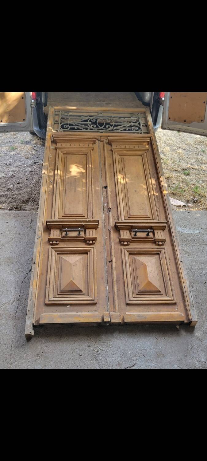 Double Haussmannian doors