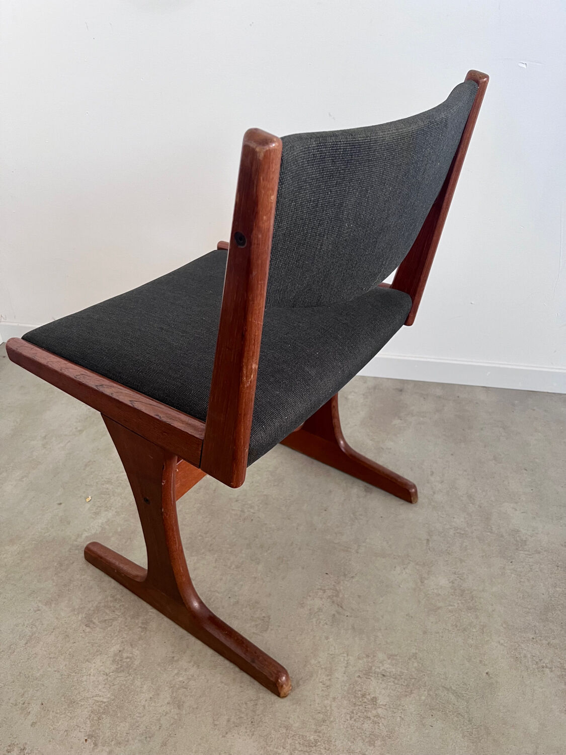 Set of 6 old Scandinavian chairs from the 60s, vintage teak