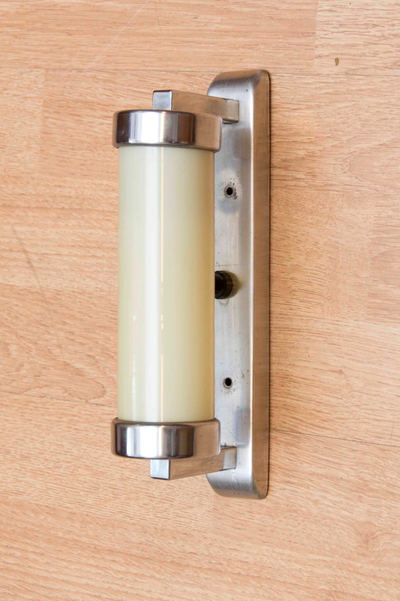 Chrome Wall lamp-shaped roll