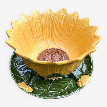 Begging dish and sunflower slip salad bowl